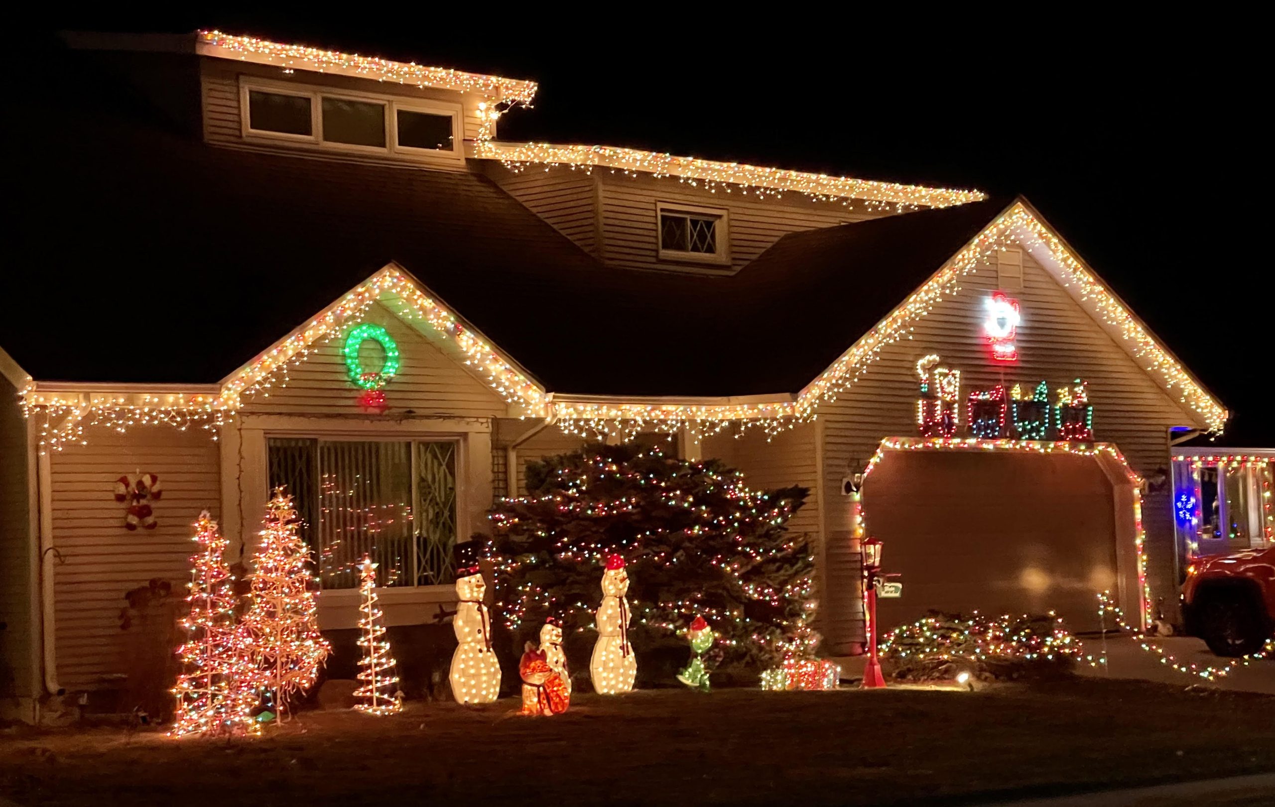 Capturing Kenosha Christmas Lane is a holiday tradition